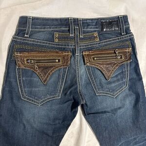 New with out tags Men’s Robins Jeans Studded Leather Flap Pocket Size 32